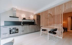 Chimay : La Chambre Doree De La Grand Place