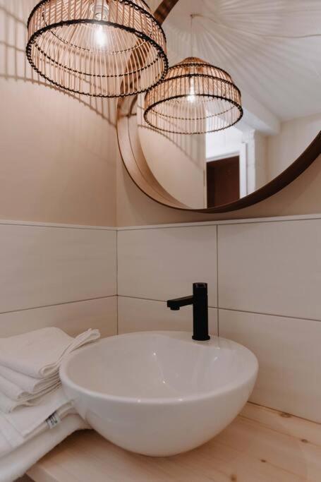 Chimay : La Chambre Doree De La Grand Place Extérieur photo
